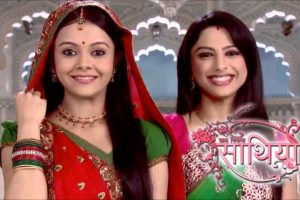Giaa Manek as Gopi and Rucha Hasabnis as Rashi in Sath Nibhana Sathiya Hindi TV Serial Wallpapers