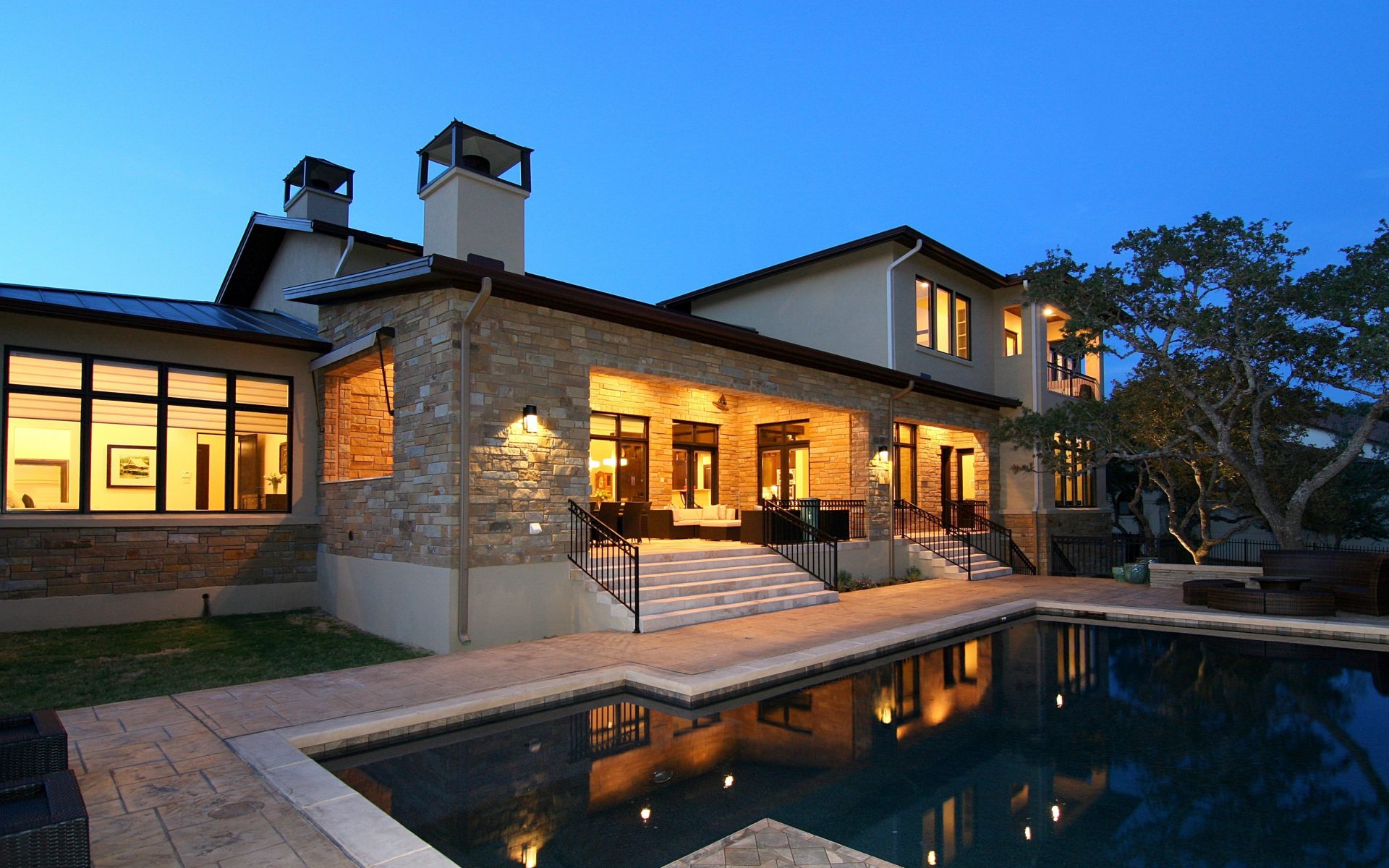 Luxury Home at Night - Download hd wallpapers