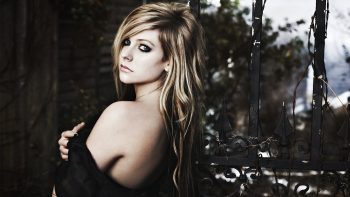 Avril Lavigne Goodbye Lullaby HD Wallpapers For Android