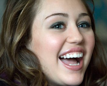 Pop Princess Miley Cyrus HD Wallpaper Download For Android Mobile