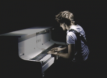 Piano Playing Animated Gif Cool Super Hot